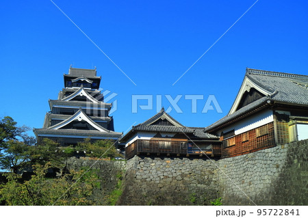 【熊本県】晴天の熊本城 【熊本県】晴天の熊本城 95722841
