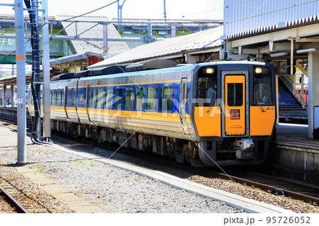 山陰路を駆ける韋駄天…『特急スーパーおき』キハ187系 山陰路を駆ける韋駄天…『特急スーパーおき』キハ187系 95726052