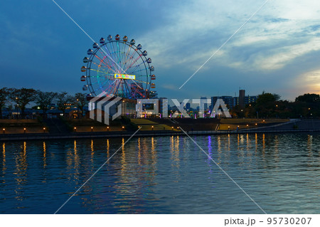あらかわ遊園の新観覧車 イルミネーション 夜景 サンシャイン あらかわ遊園の新観覧車 イルミネーション 夜景 サンシャイン 95730207