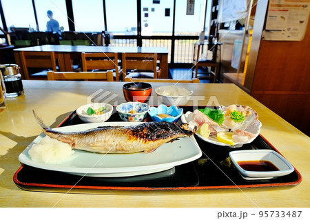 青塚食堂「特大にしん焼き定食スペシャル」 (北海道小樽市) 青塚食堂「特大にしん焼き定食スペシャル」 (北海道小樽市) 95733487