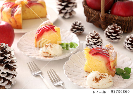 りんごケーキ 紅玉りんごのケーキでティータイム りんごケーキ 紅玉りんごのケーキでティータイム 95736860