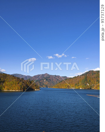 奥利根湖の紅葉 奥利根湖の紅葉 95737129