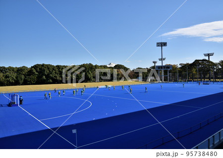 大井ふ頭中央海浜公園ホッケー競技場のピッチ 95738480