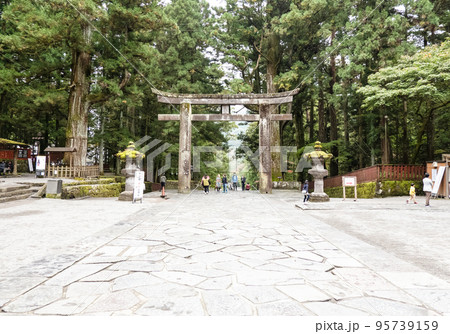 「日光東照宮 表門前(石鳥居)」 栃木県日光市 「日光東照宮 表門前(石鳥居)」 栃木県日光市 95739159
