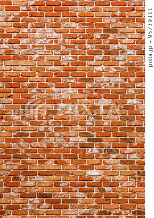 味わいある赤レンガの壁面 95739311