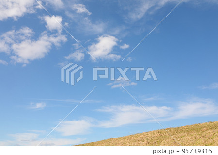 青空と大地 95739315
