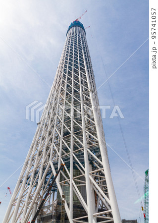 「東京都」建設中の東京スカイツリー 95741057