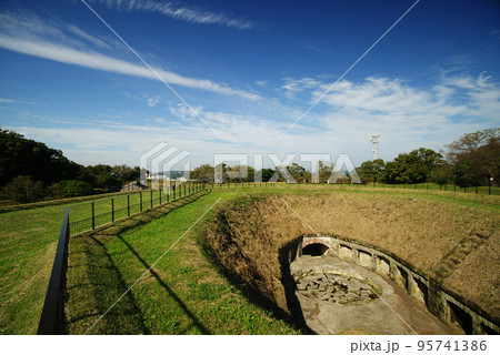 千代ヶ崎砲台跡 第三砲座(ほうざ) 千代ヶ崎砲台跡 第三砲座(ほうざ) 95741386