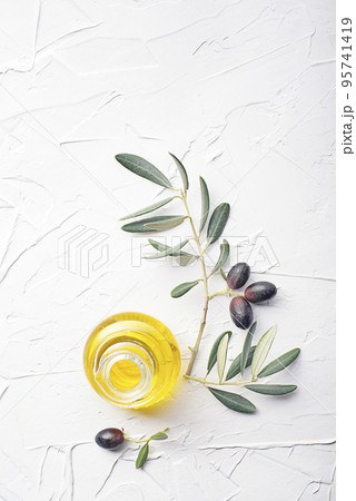 Olive oil Olive oil 95741419