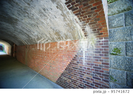 千代ヶ崎砲台跡 塁道(るいどう) 千代ヶ崎砲台跡 塁道(るいどう) 95741672