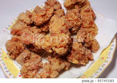 鶏の唐揚げ 鶏の唐揚げ 95745583