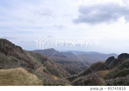 オロフレ峠展望台から登別温泉、倶多楽方面の風景 95745810