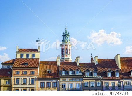 Old houses in Warsaw Old houses in Warsaw 95748231