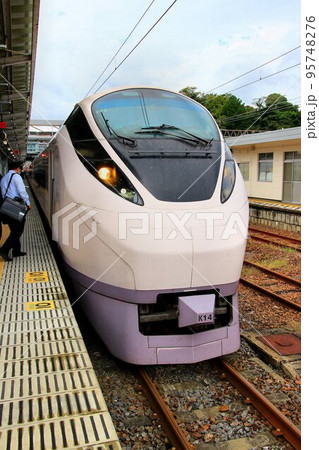 常盤路を快走し杜の都『仙台』へ　特急ひたち・E657系 95748276