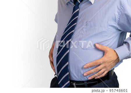 お腹周りを気にするビジネスマン 95748601