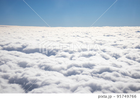 飛行機から見た秋の雲 飛行機から見た秋の雲 95749766