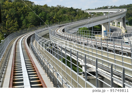 愛知高速交通東部丘陵線（リニモ）のレール 95749811