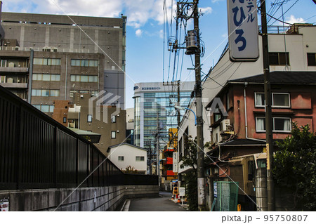 新宿 路地裏の風景 新宿 路地裏の風景 95750807