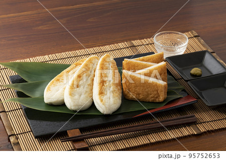 笹かまぼこ_仙台名産の郷土料理 笹かまぼこ_仙台名産の郷土料理 95752653