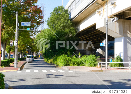 埼玉県川口市東京外環自動車道沿いの風景2022年10月 95754525