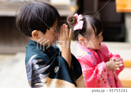 七五三詣　女の子 95755281