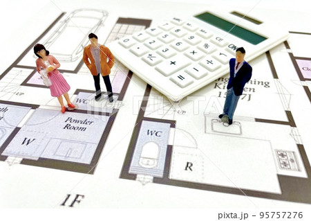 夫婦で家の間取りについて不動産会社に相談 夫婦で家の間取りについて不動産会社に相談 95757276