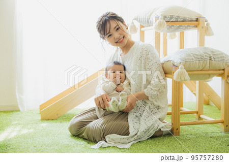 子供部屋　ファミリー 95757280
