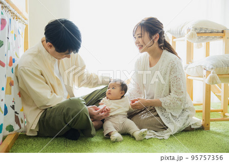 ファミリー　子供部屋 95757356