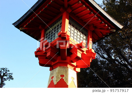 10月の晴れた日の井草八幡宮（2） 95757917