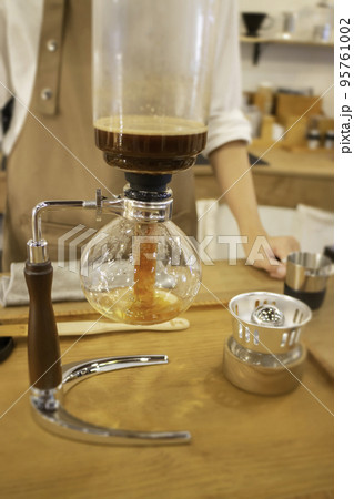 Syphon coffee maker in craft cafe Syphon coffee maker in craft cafe 95761002