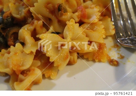 イタリアのリボンパスタ イタリアのリボンパスタ 95761421