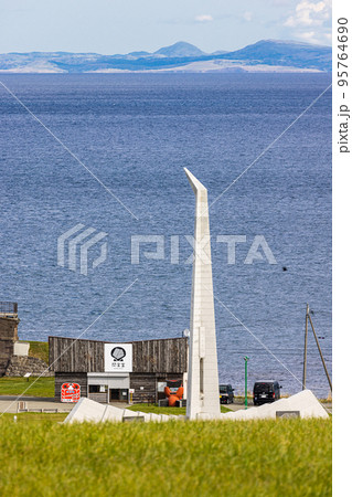 【北海道・稚内市】日本最北端の地 宗谷岬とサハリン(樺太) 10月 【北海道・稚内市】日本最北端の地 宗谷岬とサハリン(樺太) 10月 95764690