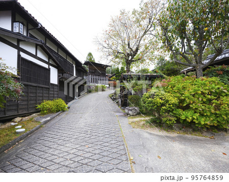 旧中山道　妻籠宿　高札場跡 95764859