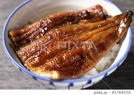 美味しい鰻丼、うなぎ二枚のせ 美味しい鰻丼、うなぎ二枚のせ 95769550