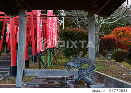 王地山まけきらい稲荷より 王地山まけきらい稲荷より 95770681