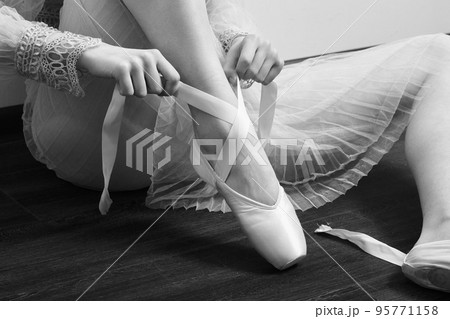 young pretty ballerina 95771158