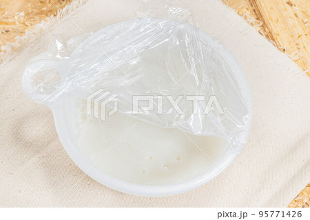 大福の皮作り 大福の皮作り 95771426