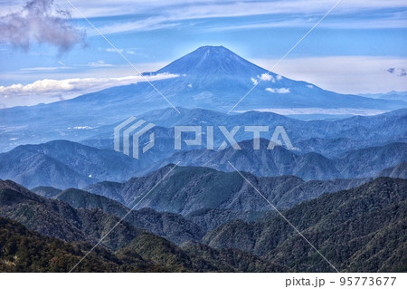 塔ノ岳からの富士山 塔ノ岳からの富士山 95773677