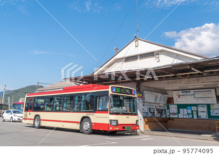 駅前風景　湯田中駅 95774095