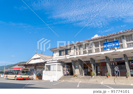 駅前風景　湯田中駅 95774101