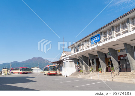 駅前風景 湯田中駅 駅前風景 湯田中駅 95774103