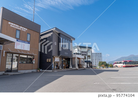駅前風景 湯田中駅 駅前風景 湯田中駅 95774104