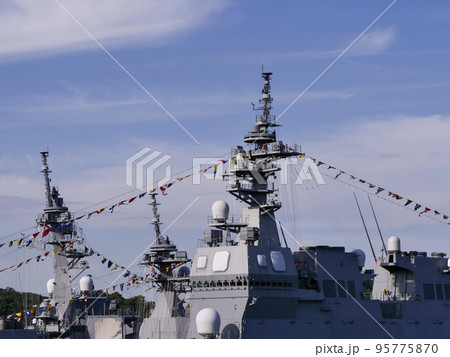海上自衛隊艦艇 95775870