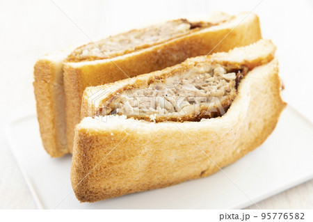 美味しいメンチカツサンド 95776582
