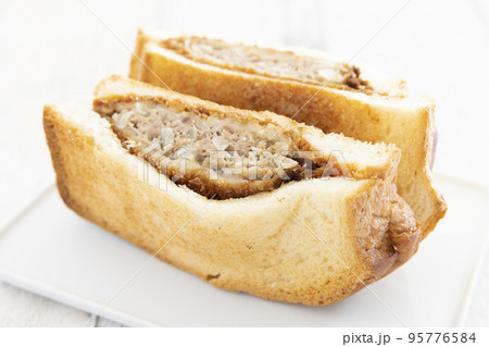 美味しいメンチカツサンド 95776584