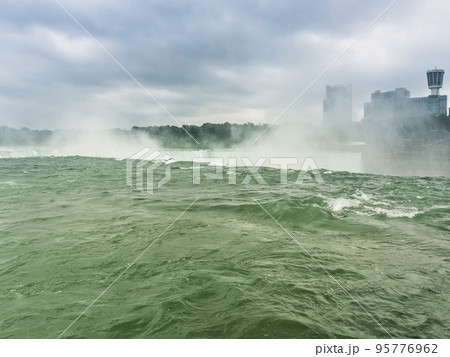 ナイアガラの滝・上流側 / Niagara Falls, USA and Canada ナイアガラの滝・上流側 / Niagara Falls, USA and Canada 95776962