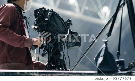 カメラマン　配信　取材 95777673