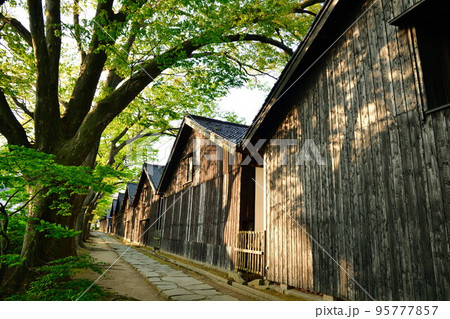 春の山居倉庫（山形県） 95777857