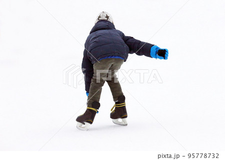 bowl skating teenager at the skating rink 95778732