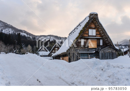 雪の白川郷 雪の白川郷 95783050